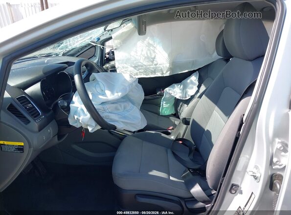 3KPFK4A7XJE219631 2018 KIA FORTE Silver წინა სალონის ხედი