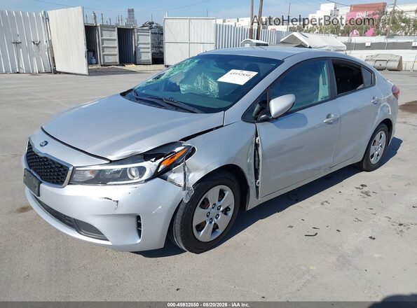 3KPFK4A7XJE219631 2018 KIA FORTE Silver წინა მარცხენა ხედი სამი მეოთხედიდან