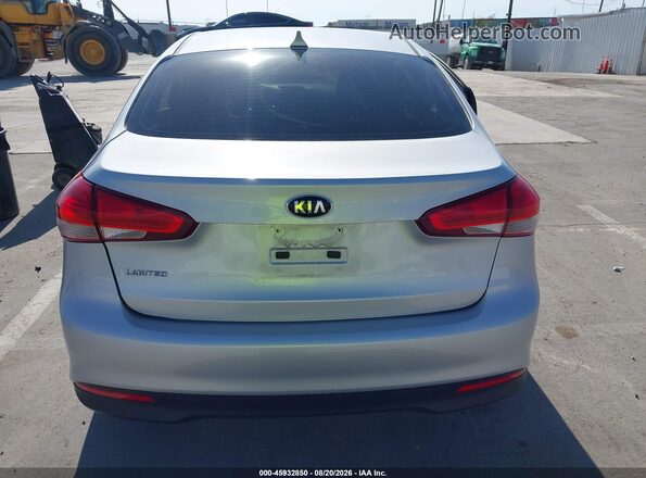 3KPFK4A7XJE219631 2018 KIA FORTE Silver 