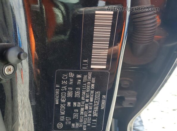 3KPFK4A7XJE220326 2018 KIA FORTE Black Vista del compartimento del motor