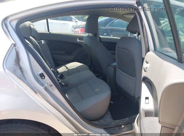 3KPFL4A70HE134126 2017 KIA FORTE Silver Widok naklejki z numerem VIN