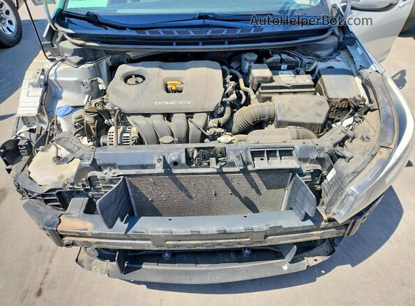 3KPFL4A70JE166614 2018 KIA FORTE Silver Սալոնի հետևի տեսք