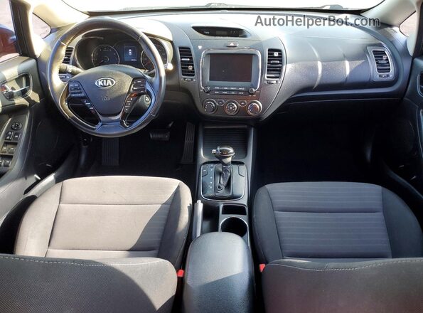 3KPFL4A71HE042362 2017 KIA FORTE Черный Вид панели приборов