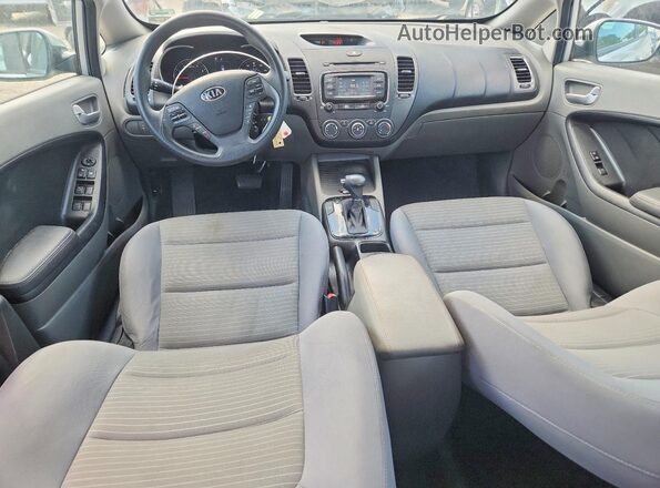 3KPFL4A71HE052504 2017 KIA FORTE Silver Widok deski rozdzielczej