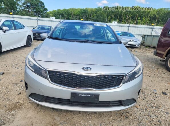3KPFL4A71HE052504 2017 KIA FORTE Silver Widok z przodu