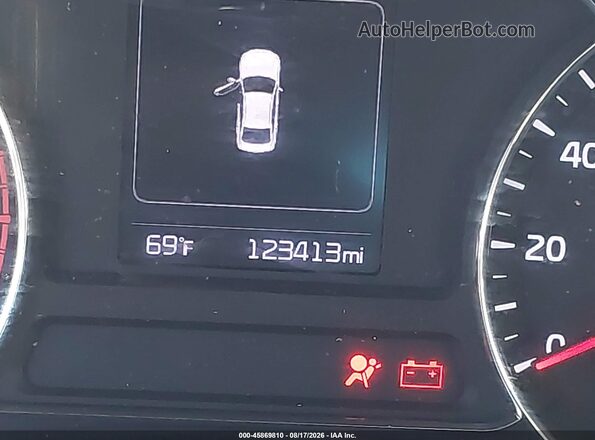 3KPFL4A71HE075653 2017 KIA FORTE Silver 