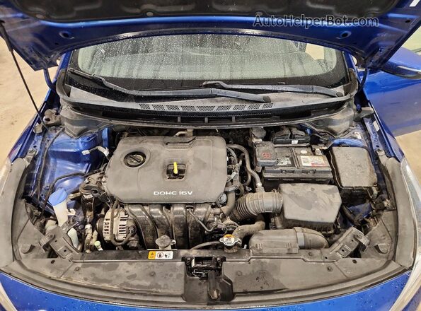 3KPFL4A71HE123359 2017 KIA FORTE Blue Вид задньої частини салону