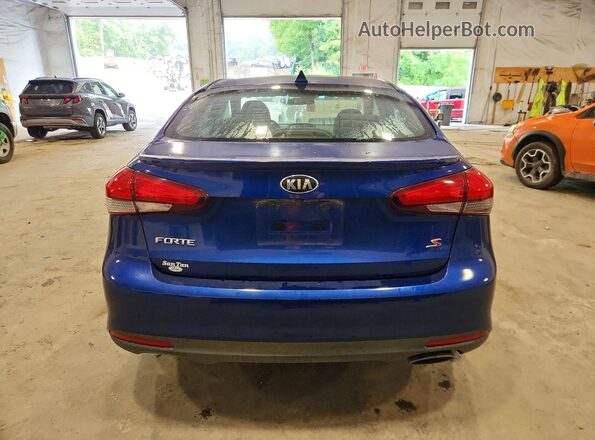 3KPFL4A71HE123359 2017 KIA FORTE Blue Вид ззаду