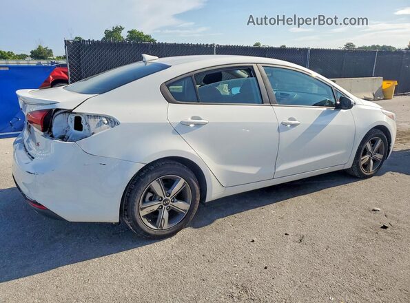 3KPFL4A72JE221192 2018 KIA FORTE White Trasero derecho