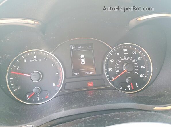 3KPFL4A72JE221192 2018 KIA FORTE White Vista del cuadro de instrumentos