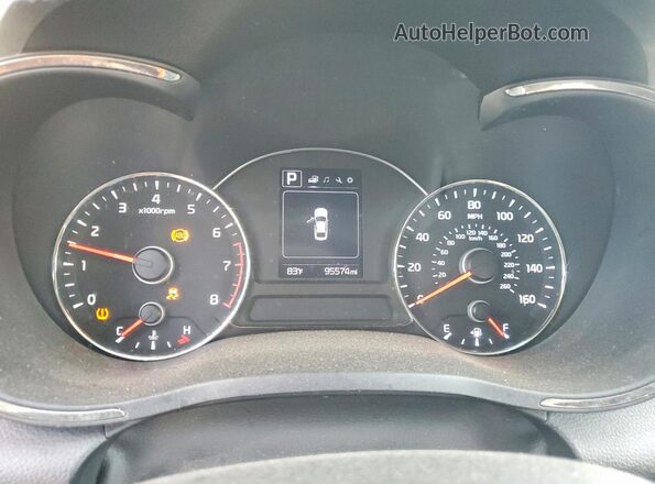 3KPFL4A73JE246862 2018 KIA FORTE White ხელსაწყოთა პანელის ხედი