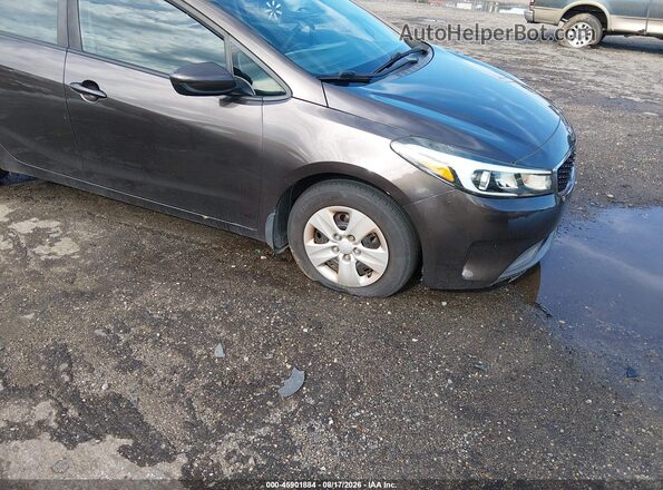 3KPFL4A74HE012921 2017 KIA FORTE Gray წინა ხედი