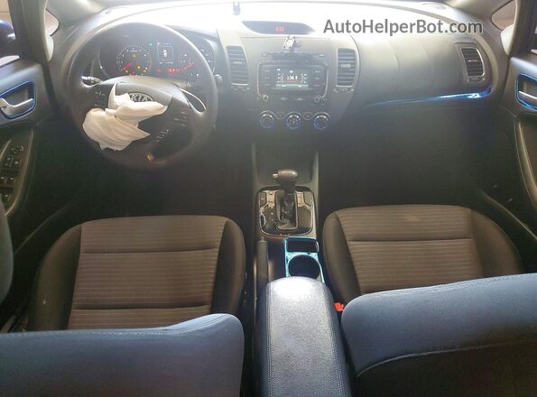 3KPFL4A74HE030206 2017 KIA FORTE Blue Առջևի վահանակի տեսք