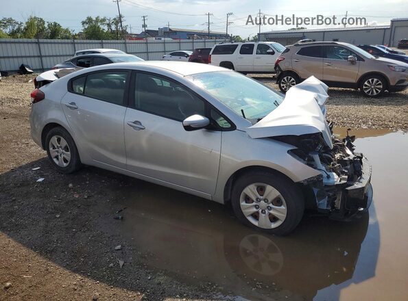 3KPFL4A74JE205348 2018 KIA FORTE Серебряный Передняя правая четверть