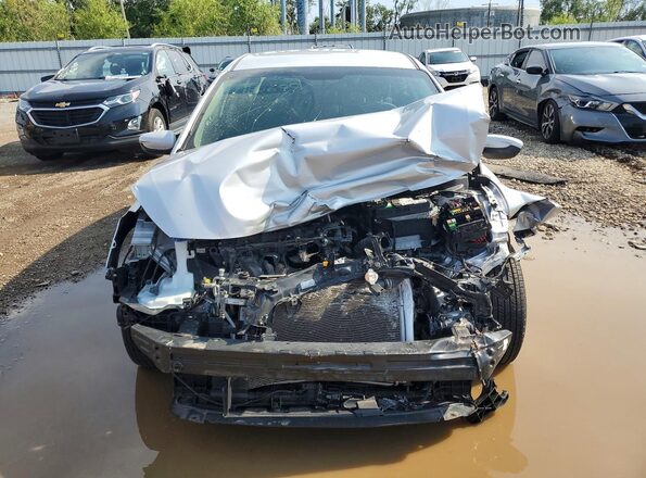 3KPFL4A74JE205348 2018 KIA FORTE Серебряный Вид спереди