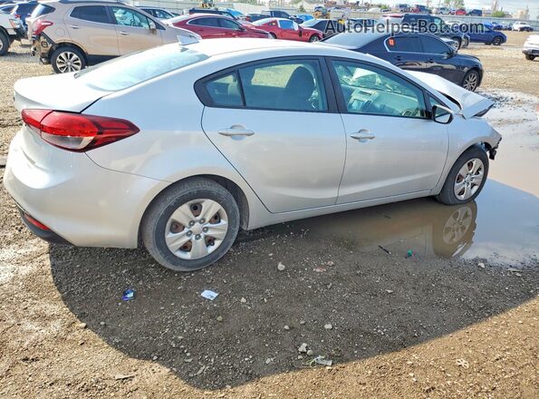 3KPFL4A74JE205348 2018 KIA FORTE Серебряный Задняя правая четверть