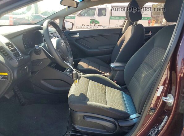 3KPFL4A75HE071704 2017 KIA FORTE Purple Vista interior delantera