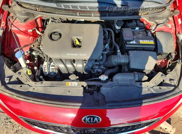 3KPFL4A75HE116527 2017 KIA FORTE Red Вид задньої частини салону