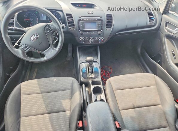 3KPFL4A76HE091914 2017 KIA FORTE Черный Вид панели приборов