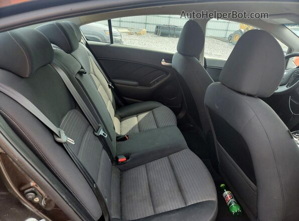 3KPFL4A76HE091914 2017 KIA FORTE Черный Вид задних сидений