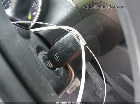 3KPFL4A76JE210616 2018 KIA FORTE Silver Dashboard view