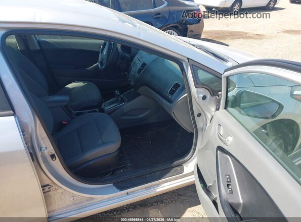 3KPFL4A77HE021970 2017 KIA FORTE Silver Front interior view