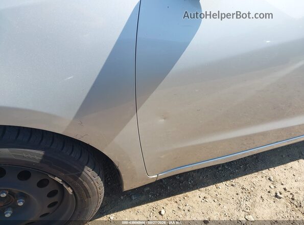 3KPFL4A77HE021970 2017 KIA FORTE Silver Front view
