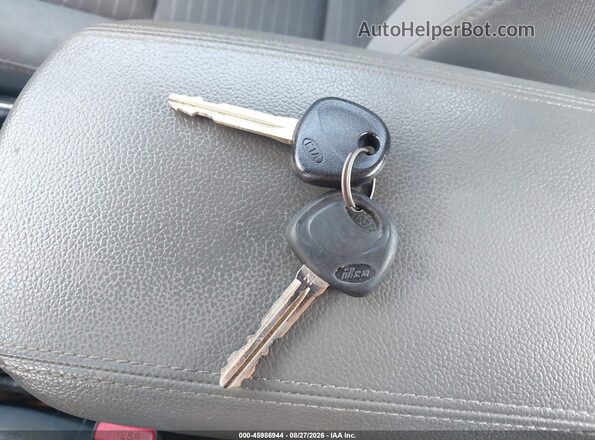 3KPFL4A77HE021970 2017 KIA FORTE Silver Dashboard view