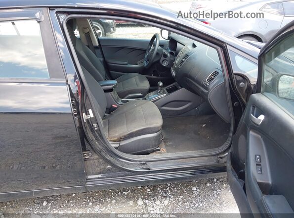 3KPFL4A77HE118943 2017 KIA FORTE Black Widok wnętrza z przodu