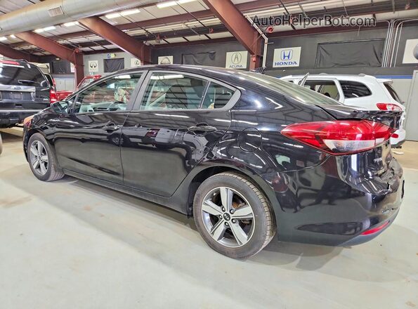 3KPFL4A77JE198203 2018 KIA FORTE Черный Задняя левая четверть
