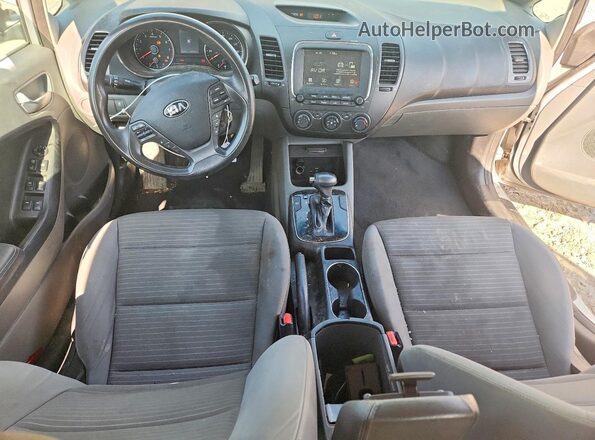 3KPFL4A77JE263275 2018 KIA FORTE Gray Widok deski rozdzielczej