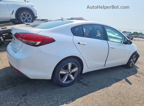 3KPFL4A79JE204583 2018 KIA FORTE White Trasero derecho