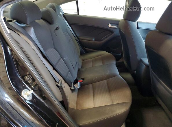 3KPFL4A79JE248986 2018 KIA FORTE Black Հետևի նստատեղերի տեսք