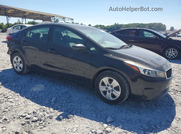 3KPFL4A79JE283902 2018 KIA FORTE Black Front right