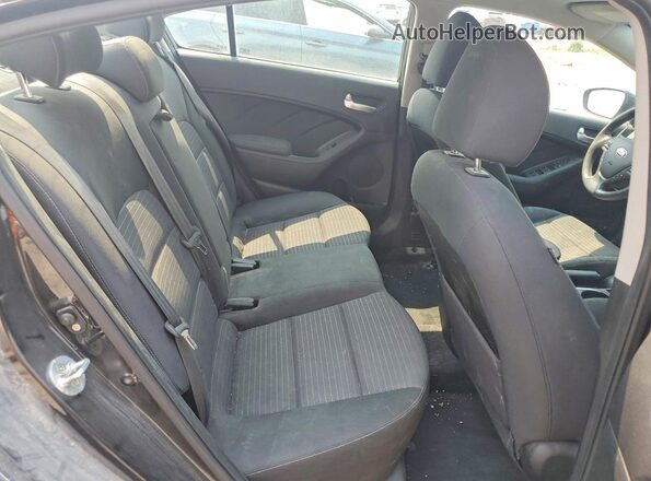 3KPFL4A7XHE029223 2017 KIA FORTE Black Հետևի նստատեղերի տեսք