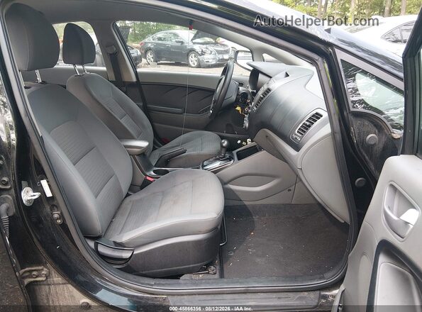 3KPFL4A7XHE052548 2017 KIA FORTE Black Vista interior delantera