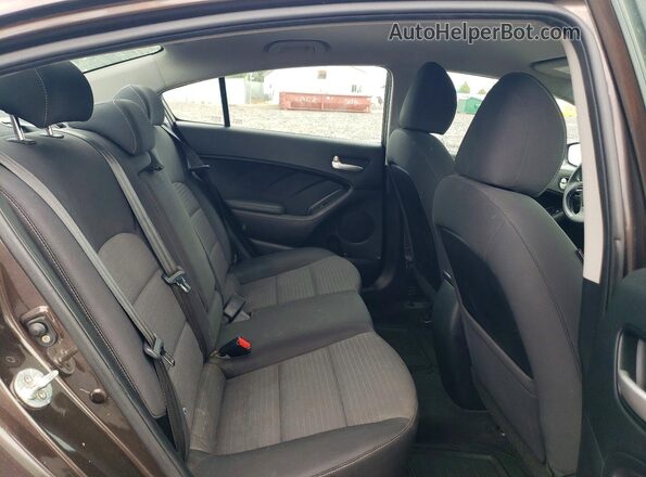 3KPFL4A7XHE156179 2017 KIA FORTE Коричневый Вид задних сидений