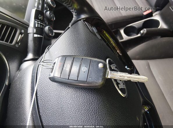 3KPFL4A7XJE220596 2018 KIA FORTE Серый Вид панели приборов