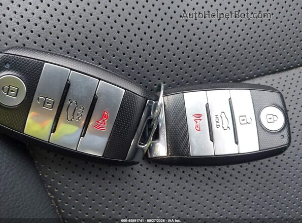 3KPFL4A80HE093781 2017 KIA FORTE Белый Вид панели приборов