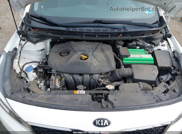 3KPFL4A80HE093781 2017 KIA FORTE Белый Вид сзади