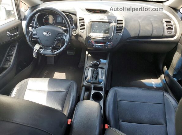 3KPFL4A83HE005340 2017 KIA FORTE White წინა პანელის ხედი