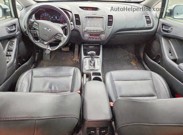 3KPFL4A88HE091003 2017 KIA FORTE White Вид панелі приладів