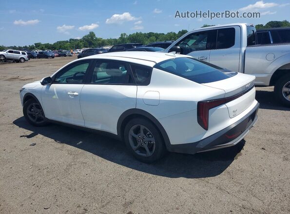 3KPFT4DE0SE014750 2025 KIA K4 White Front view