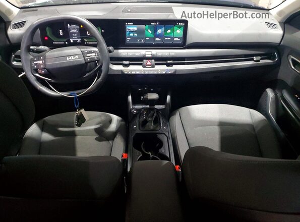 3KPFT4DE0SE128487 2025 KIA K4 Blue Vista del salpicadero