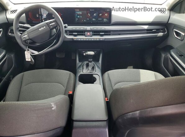 3KPFT4DE0SE145564 2025 KIA K4 White Dashboard view
