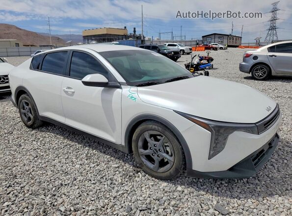 3KPFT4DE0SE145564 2025 KIA K4 White Front right