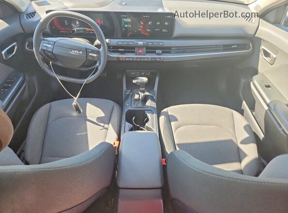 3KPFT4DE0SE212129 2025 KIA K4 Black Vista del salpicadero