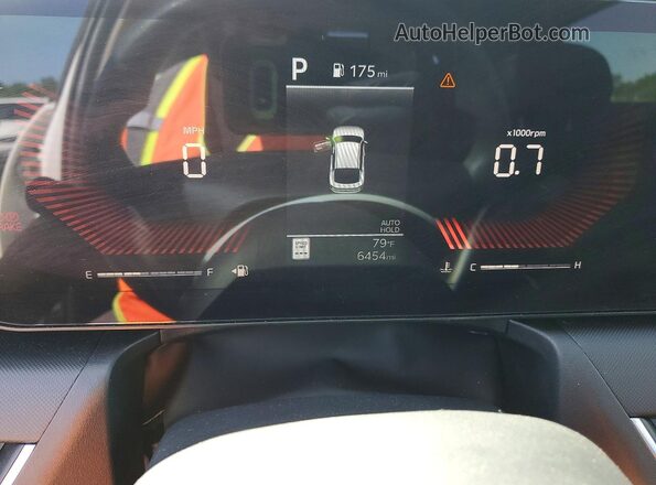 3KPFT4DE0SE242540 2025 KIA K4 White ხელსაწყოთა პანელის ხედი