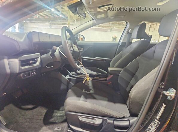 3KPFT4DE0TE249442 2026 KIA K4 Black წინა სალონის ხედი