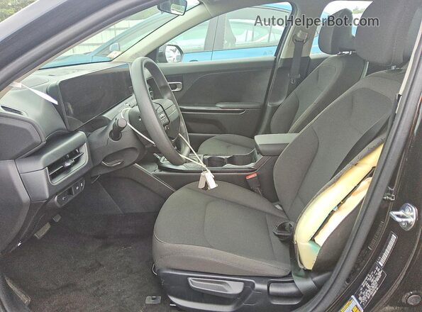 3KPFT4DE0TE252017 2026 KIA K4 Black Vista interior delantera